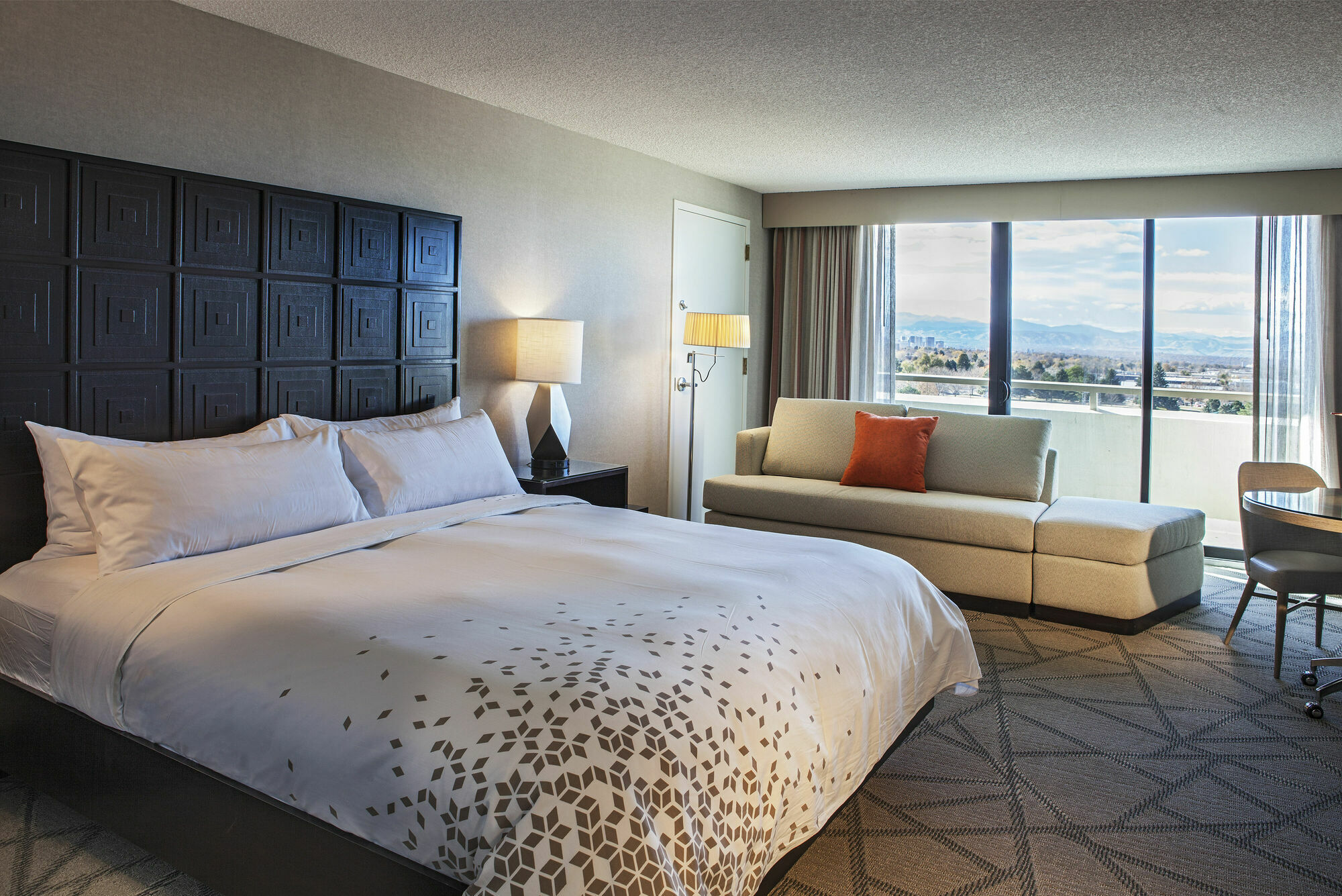 Renaissance Denver Hotel & Conference Center Room photo